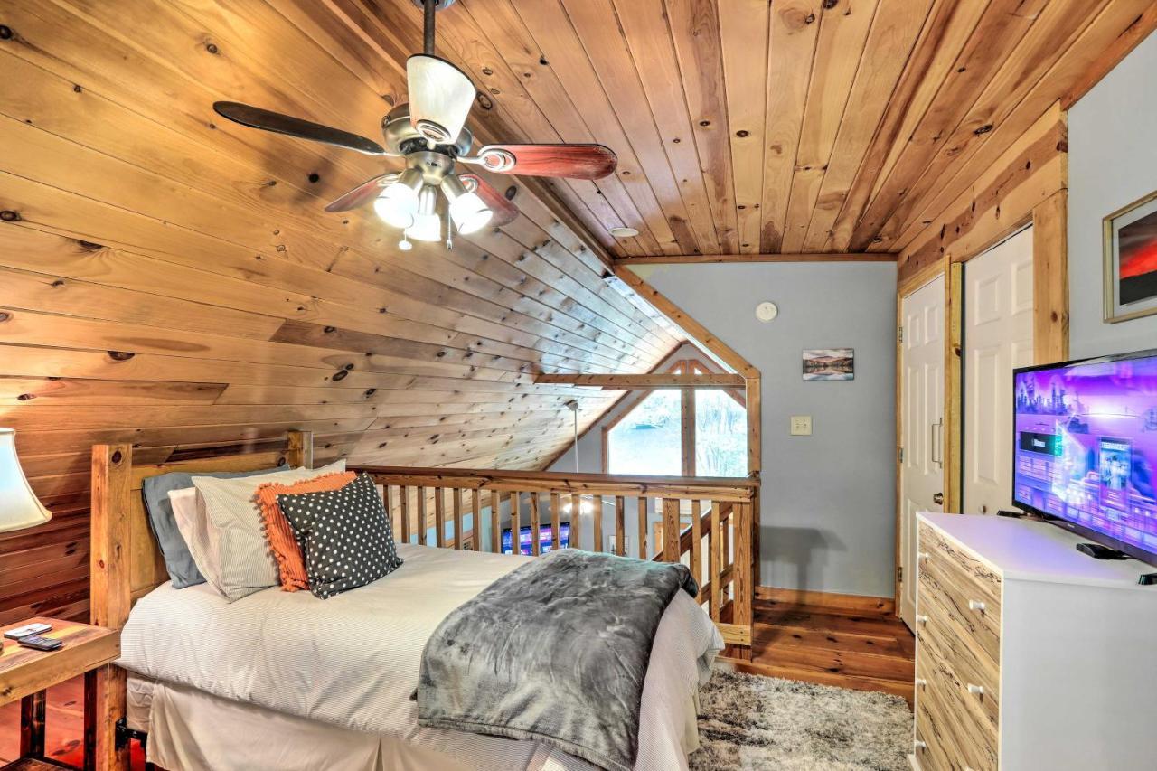 Salem Bumblebee Cottage Murphy Retreat With Hot Tub מראה חיצוני תמונה