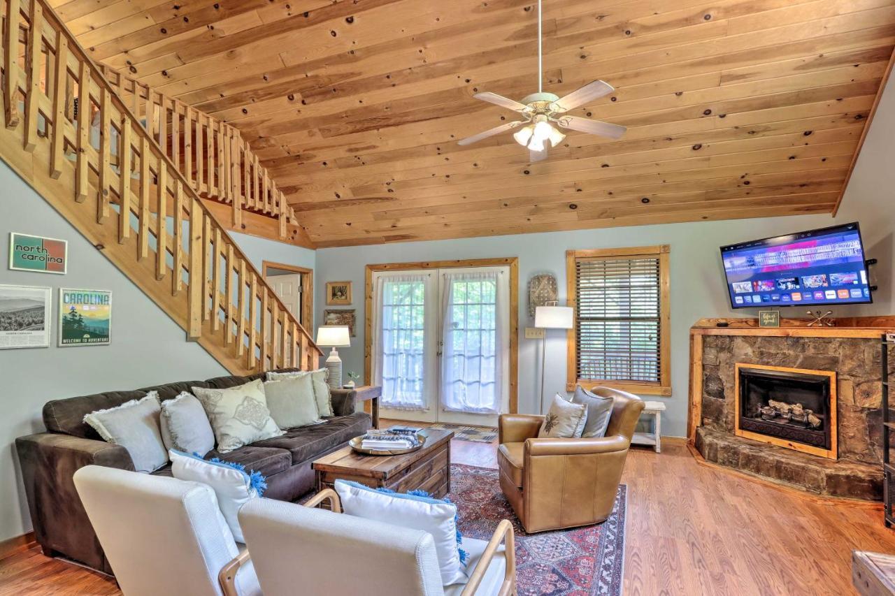 Salem Bumblebee Cottage Murphy Retreat With Hot Tub מראה חיצוני תמונה